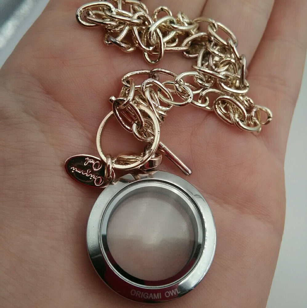 ORIGAMI OWL SILVER SHORT NECKLACE/SMALL LOCKET